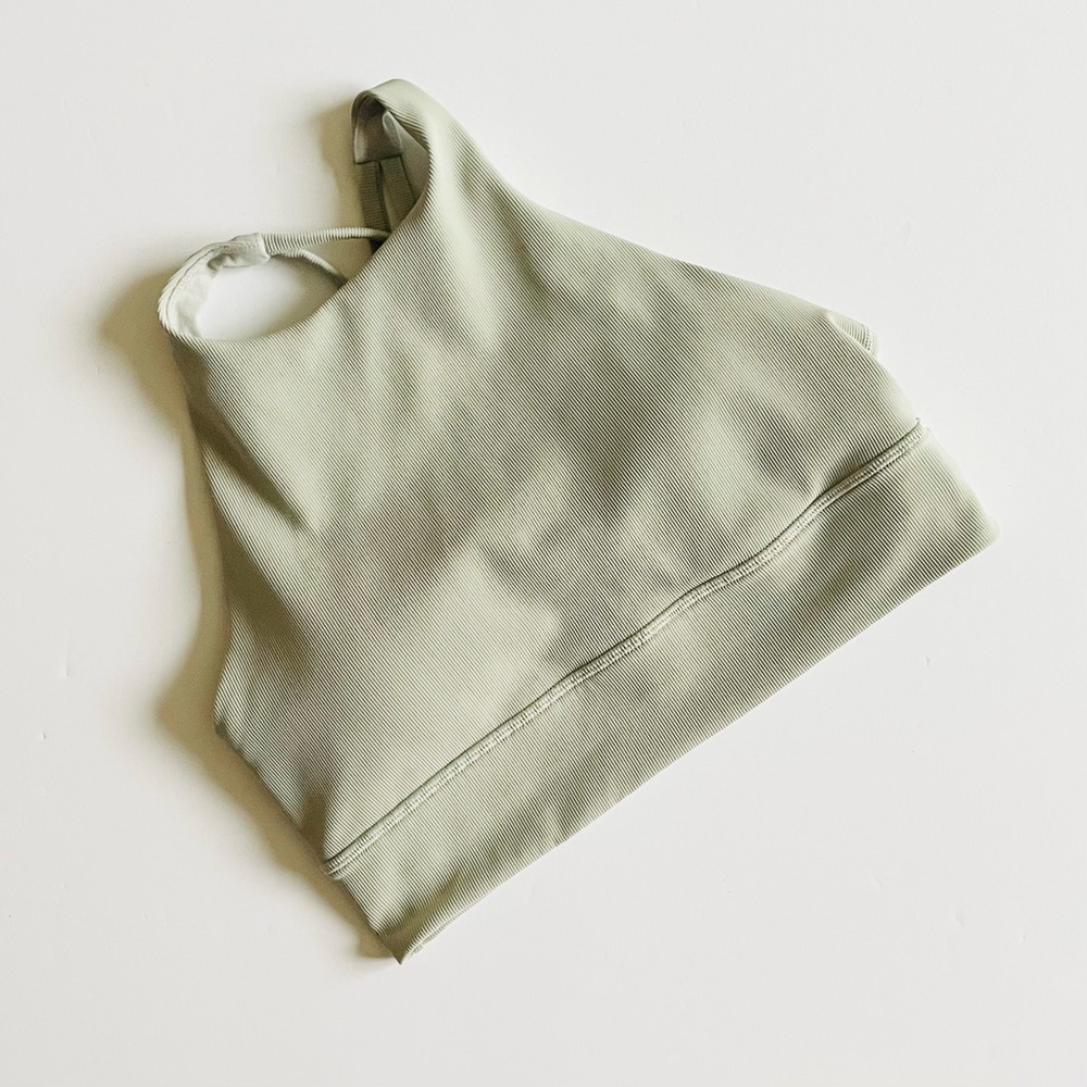 Lululemon SIZE 8 Energy High Neck ribbed strappy back sports bra in Green Fern